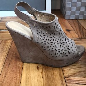 Chinese laundry wedges